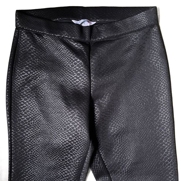 Utopia by Hue Python Ponte Textured Black Faux Leather Leggings (Size: Small) - Picture 5 of 13